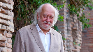 Nhà văn Hungary Krasznahorkai giành giải Nobel Văn học 2025