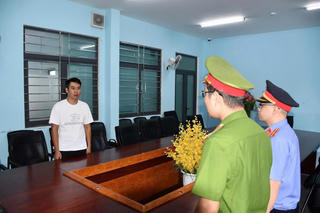 Đà Nẵng: Bắt người đàn ông mang xăng đến nhà dân đe dọa giết người