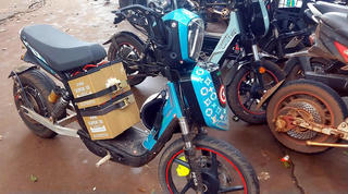 Hiểm họa học sinh “độ” xe đạp điện