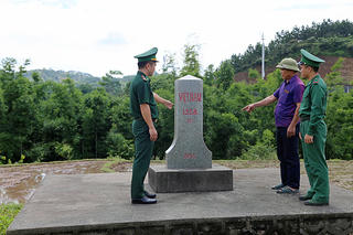 Chuyện về những “cột mốc sống” ở biên giới Quảng Ninh