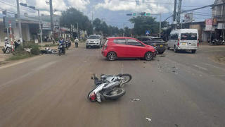 Gia Lai: Xe ô tô gây tai nạn liên hoàn trên quốc lộ khiến 3 người bị thương