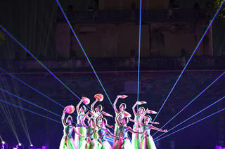 Để nghệ thuật biểu diễn vươn xa