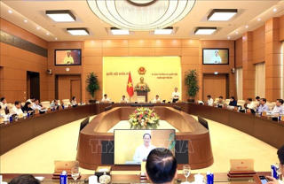 Quyết liệt giải quyết ùn tắc giao thông, ngập lụt