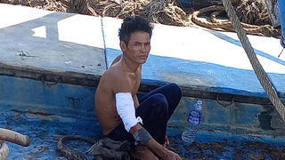 Tàu kiểm ngư KN 201 cứu kịp thời ngư dân gặp tai nạn trên vùng biển phía Nam