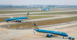 'Nhiều đường băng chỉ xử lý tạm thời hư hỏng, ảnh hưởng đến an toàn bay'