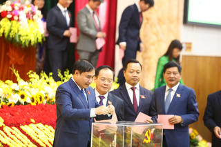 Ông Trần Tiến Dũng được bầu giữ chức Bí thư Tỉnh ủy Điện Biên