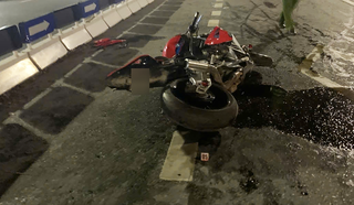 Hai xe máy va chạm nhau ở Hà Nội, một người bị đứt lìa chân