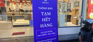 Giá bạc tiếp đà tăng, mua bán bạc trên chợ mạng nhộn nhịp