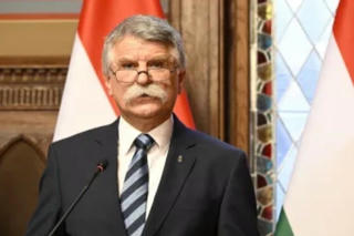 Chủ tịch Quốc hội Hungary Kover Laszlo bắt đầu thăm chính thức Việt Nam