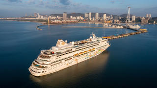 Nhiều tàu biển hạng sang trở lại Quảng Ninh 