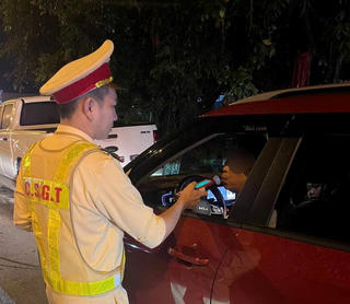 Đà Nẵng: Ra quân kiểm tra nồng độ cồn, ngày đầu xử phạt hơn 300 triệu đồng