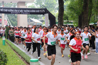 Gần 2000 phụ nữ chạy hưởng ứng Vì môi trường không khói thuốc lá