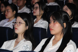 Vinh danh 733 học sinh, sinh viên vượt khó vươn lên