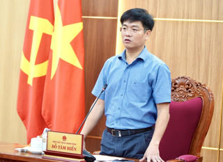 Quảng Ngãi: Họp khẩn ứng phó bão số 12