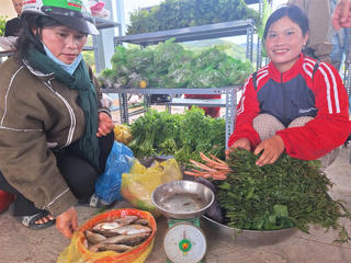 Quảng Ngãi: Ấm áp “Phiên chợ 0 đồng” ở xã Tu Mơ Rông dịp 20/10