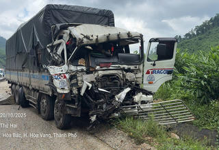 Đà Nẵng: Va chạm liên hoàn giữa ba xe tải trên cao tốc La Sơn - Túy Loan