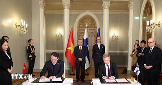 Tổng Bí thư Tô Lâm và Tổng thống Phần Lan chứng kiến lễ ký các văn kiện hợp tác