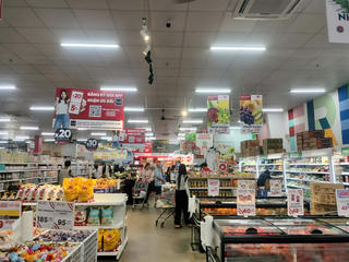 Đà Nẵng: Người dân đổ xô mua lương thực trước khi bão số 12 đổ vào