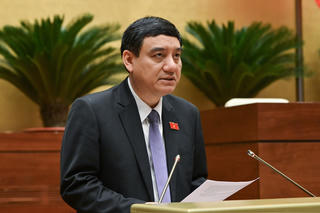 Nhà nước cung cấp một bộ sách giáo khoa sử dụng thống nhất toàn quốc