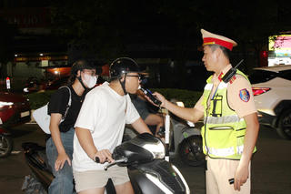 Công an Nghệ An xử lý 490 trường hợp vi phạm nồng độ cồn trong 3 ngày đầu cao điểm