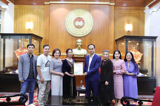 Tiếp thêm nguồn lực cho bà con vùng bão lũ