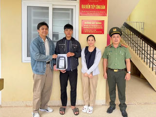 Tài khoản bất ngờ nhận 650 triệu đồng, thanh niên báo Công an tìm người trả lại 