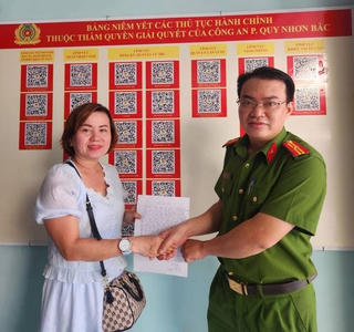 Gia Lai: Công an giúp người phụ nữ nhận lại 750 triệu đồng chuyển nhầm