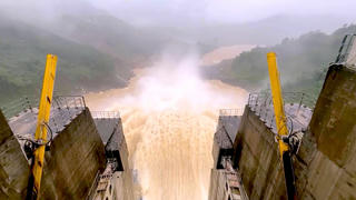 Đà Nẵng: Hồ thủy điện Đak Mi 4 xả điều tiết lên đến 2.500 m³/s