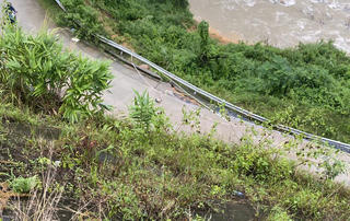 Đà Nẵng: Sạt lở đường ĐT601 tiềm ẩn nguy cơ mất an toàn cao tốc