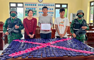 Sơn La: Bắt 3 đối tượng, thu giữ 100.000 viên ma túy tổng hợp