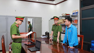 Khởi tố giáo viên làm giả văn bản của lãnh đạo UBND tỉnh Lào Cai