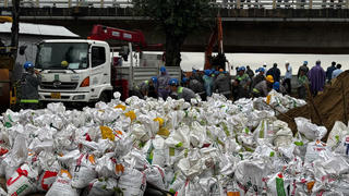 Khẩn trương bịt miệng cống ngăn nước sông tràn ngược vào trung tâm Quảng Ngãi