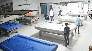 Một học sinh tại Nghệ An bị đánh hội đồng trong quán bida, phải nhập viện cấp cứu