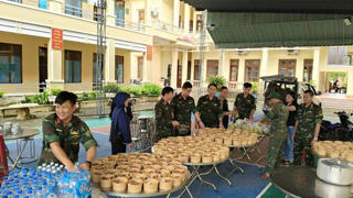 Đà Nẵng: “Bữa cơm nghĩa tình” ấm lòng bệnh nhân vùng lũ Trà My