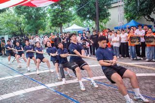 Trò chơi dân gian kéo co được 'hồi sinh' nơi sân trường