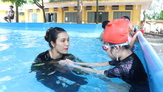 Lần đầu tiên có chương trình dạy bơi an toàn cho học sinh phổ thông