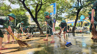 Quảng Ngãi: Khẩn trương dọn dẹp để ổn định cuộc sống sau lũ