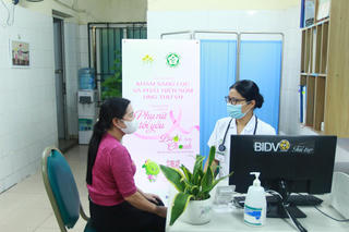 Tăng nguy cơ ung thư vú vì ảnh hưởng khói thuốc lá 