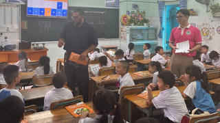 Tiếng Anh sẽ trở thành môn học bắt buộc từ lớp 1