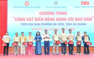 Bộ Tư lệnh Vùng Cảnh sát biển 4 tuyên truyền phòng chống khai thác IUU  tại An Giang