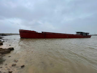 Quảng Trị: 2 tàu thuyền gặp nạn, 1 ngư dân mất tích