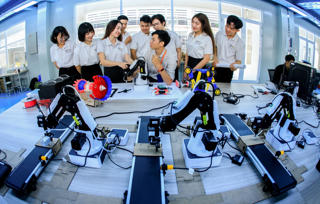 Mở đường thu hút nhân tài khoa học và công nghệ