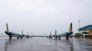 Hủy hàng loạt chuyến bay đến miền Trung do ảnh hưởng của cơn bão số 13
