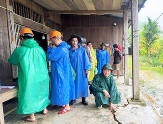 Đà Nẵng: Miền núi xuất hiện vết nứt, sơ tán dân khẩn cấp