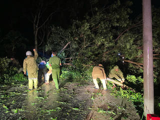 Công an Đắk Lắk khẩn trương khắc phục hậu quả cơn bão số 13