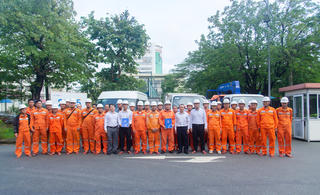 Vừa trải qua trận lũ lịch sử, Huế hỗ trợ Gia Lai khắc phục lưới điện do bão số 13 gây ra