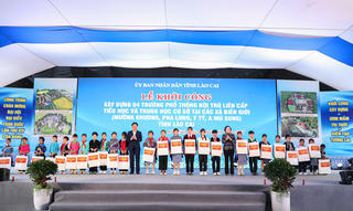 Agribank đồng hành cùng lễ khởi công 4 trường nội trú biên giới Lào Cai và tặng quà cho học sinh khó khăn