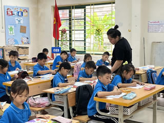 Dừng sáp nhập trường học vượt mức cho phép