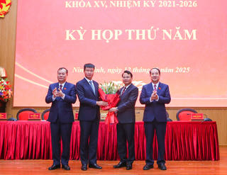 Ông Trần Huy Tuấn được bầu làm Chủ tịch UBND tỉnh Ninh Bình