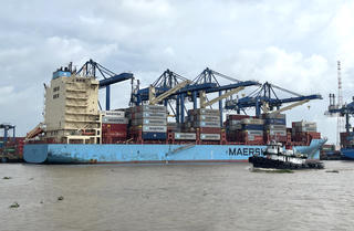 TP Hồ Chí Minh tìm 'luồng xanh' để phát triển cảng bền vững